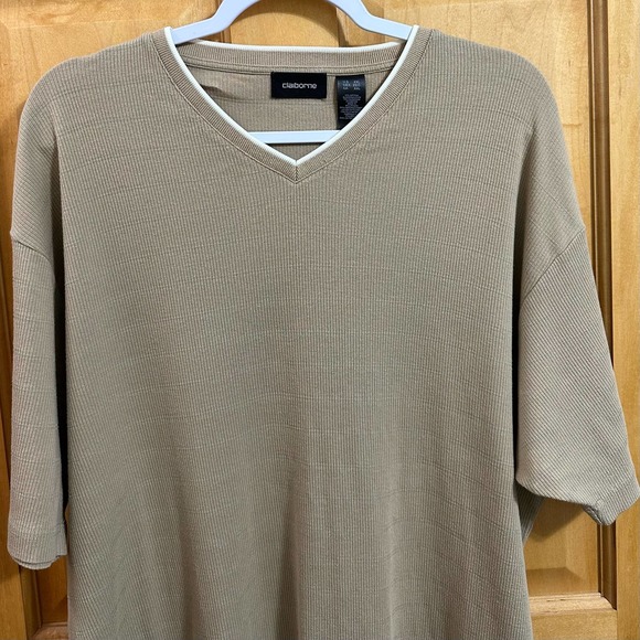 EUC, Claiborne Men’s Sz XXL Tan with Cream Trim V-Neck, Ribbed Short Sleeve Polo - Picture 3 of 9